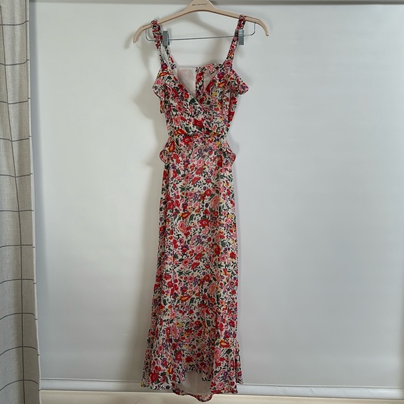 Astr Dresses & Skirts - ASTR the Label wildflower Dress - Size S